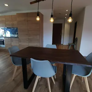  Apartment Stillleben